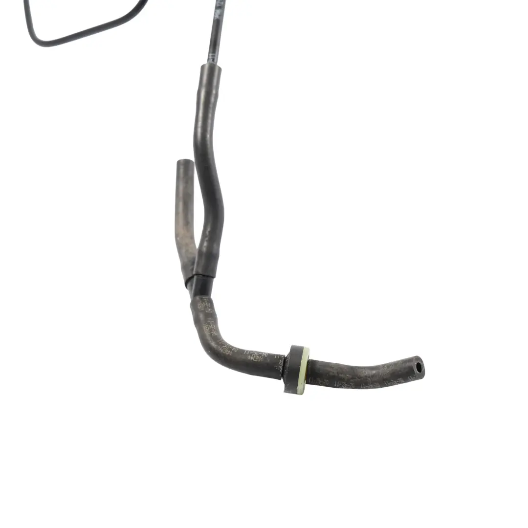 Przewód EGR Pompy Powietrza 2.0 TDI do Audi A4 B8 A5 8T Q5 8R o numerze 03L131552AJ Audi A4 B8 A5 8T Q5 8R Przewód EGR Pompy Powietrza 2.0 TDI - SKU 03L131552AJ - Numer Części 03L131552AJ