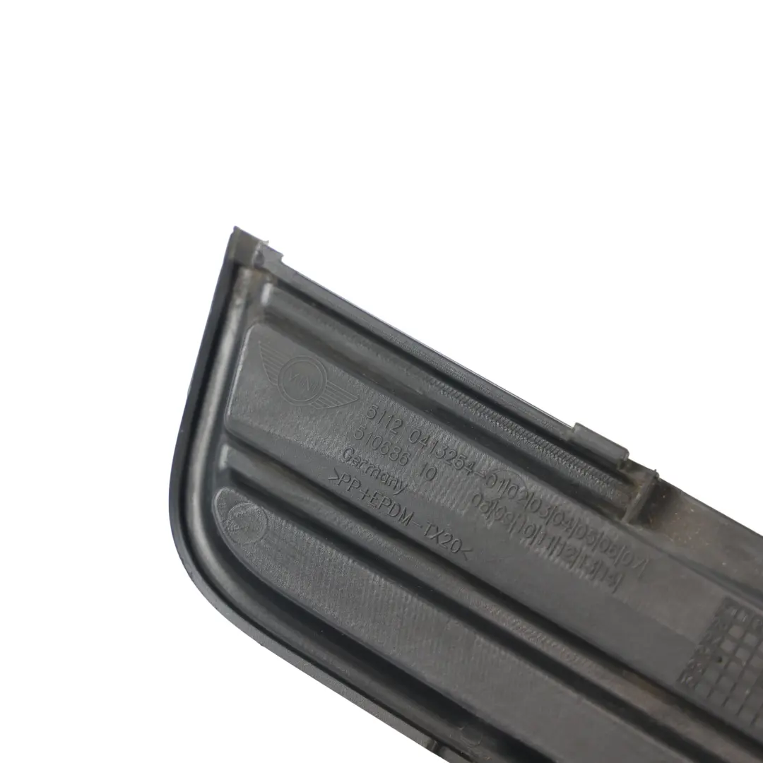 Tapa Gancho Remolque Trasero Aero para Mini R56 R57 R58 R59 JCW con número de pieza 0413254 Mini R56 R57 R58 R59 JCW Tapa Gancho Remolque Trasero Aero - SKU 0413254 - Número de pieza 0413254