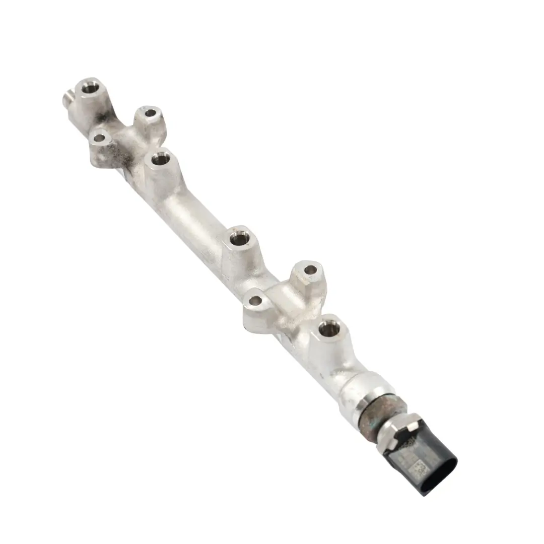 Seat Leon Mk3 5F Injection Fuel Distribution Rail Petrol Engine - SKU 04E133320 - Part number 04E133320