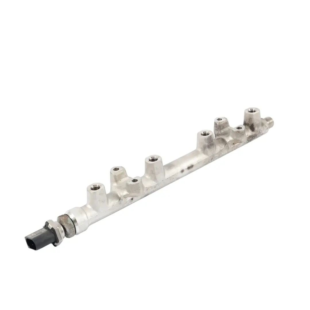 Mk3 5F Listwa Wtryskowa Paliwa Benzyna do Seat Leon o numerze 04E133320 Seat Leon Mk3 5F Listwa Wtryskowa Paliwa Benzyna - SKU 04E133320 - Numer Części 04E133320
