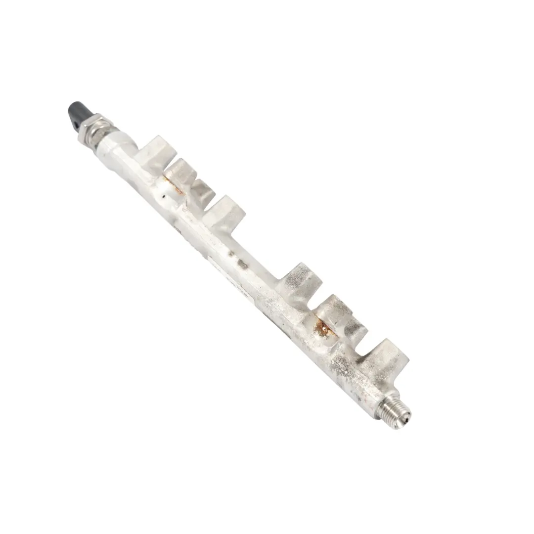Seat Leon Mk3 5F Injection Fuel Distribution Rail Petrol Engine - SKU 04E133320 - Part number 04E133320
