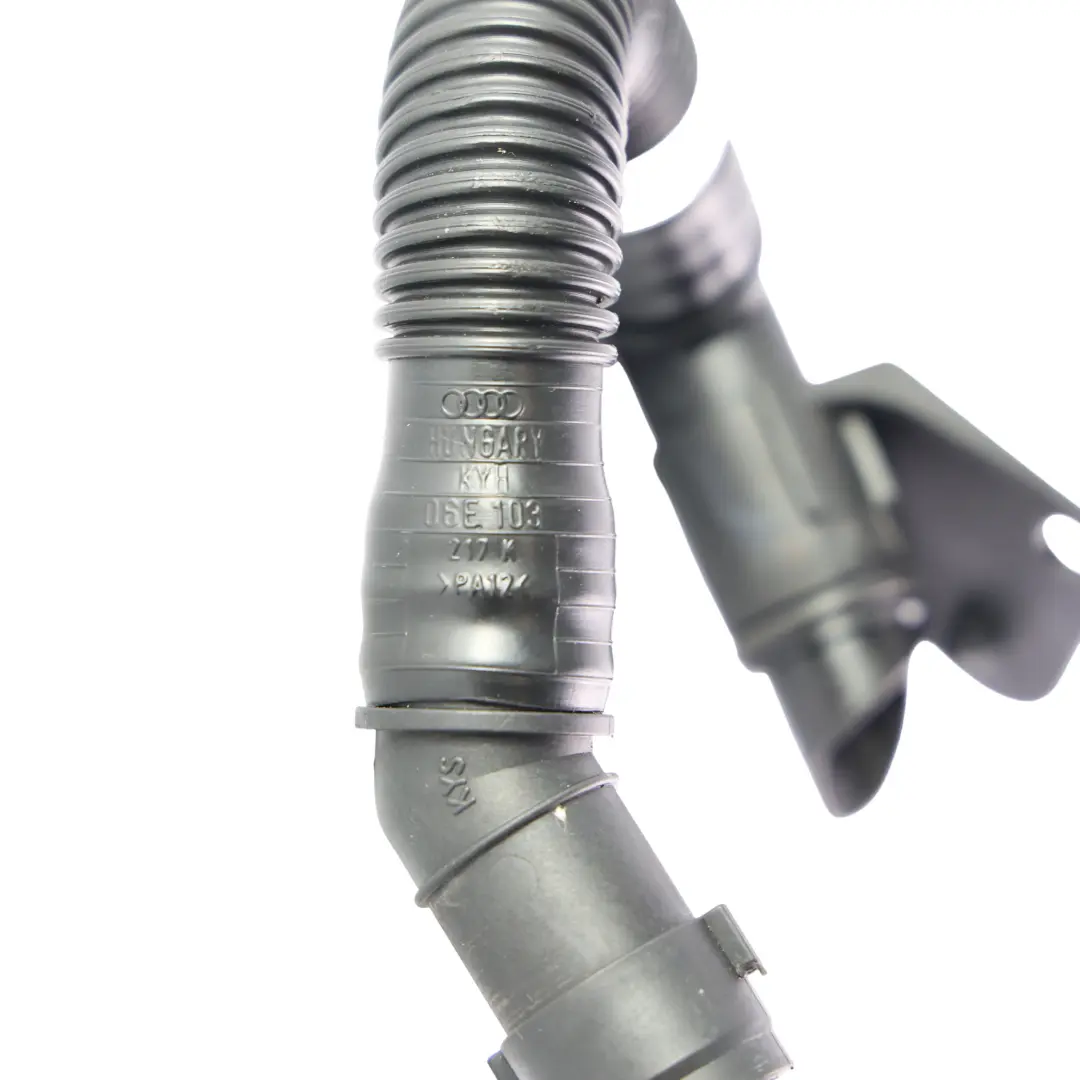 Przewód Odmy Silnika 3.2 Benzyna do Audi A4 B7 o numerze 06E103217K Audi A4 B7 Przewód Odmy Silnika 3.2 Benzyna - SKU 06E103217K - Numer Części 06E103217K
