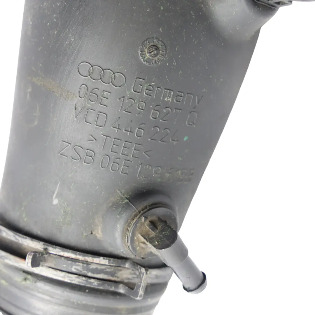 8H B7 Motor Ansaugluft Entlüftung Schlauch Rohr für Audi A4 S4 8E mit Teilenummer 06E129627Q Audi A4 S4 8E 8H B7 Motor Ansaugluft Entlüftung Schlauch Rohr - SKU 06E129627Q - Teilenummer 06E129627Q