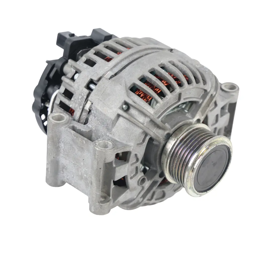Alternateur Générateur Moteur 14V 140A Bosch 2.0 TFSI pour Audi A5 8T à propos du numéro de pièce 06H903016L Audi A5 8T Alternateur Générateur Moteur 14V 140A Bosch 2.0 TFSI - SKU 06H903016L-1 - Numéro de pièce 06H903016L