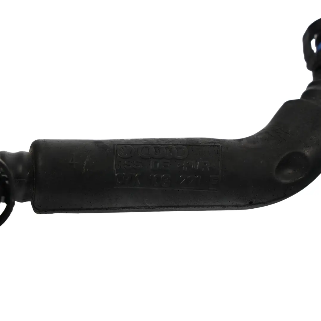 Manguera Tubo Respiradero Motor 2.5 TFSI Gasolina para Audi RS3 8P con número de pieza 07K103221E Audi RS3 8P Manguera Tubo Respiradero Motor 2.5 TFSI Gasolina - SKU 07K103221E - Número de pieza 07K103221E