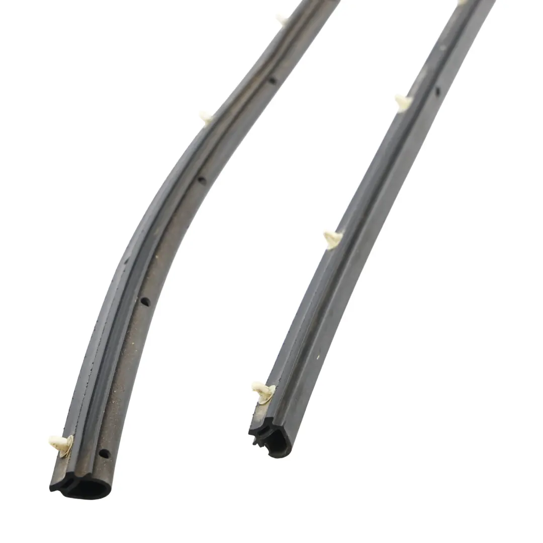 C394 Joint Caoutchouc Étanchéité Avant Droit 8V41-S20708-AB pour Ford Kuga à propos du numéro de pièce 1514309 Ford Kuga C394 Joint Caoutchouc Étanchéité Avant Droit 8V41-S20708-AB - SKU 1514309 - Numéro de pièce 1514309