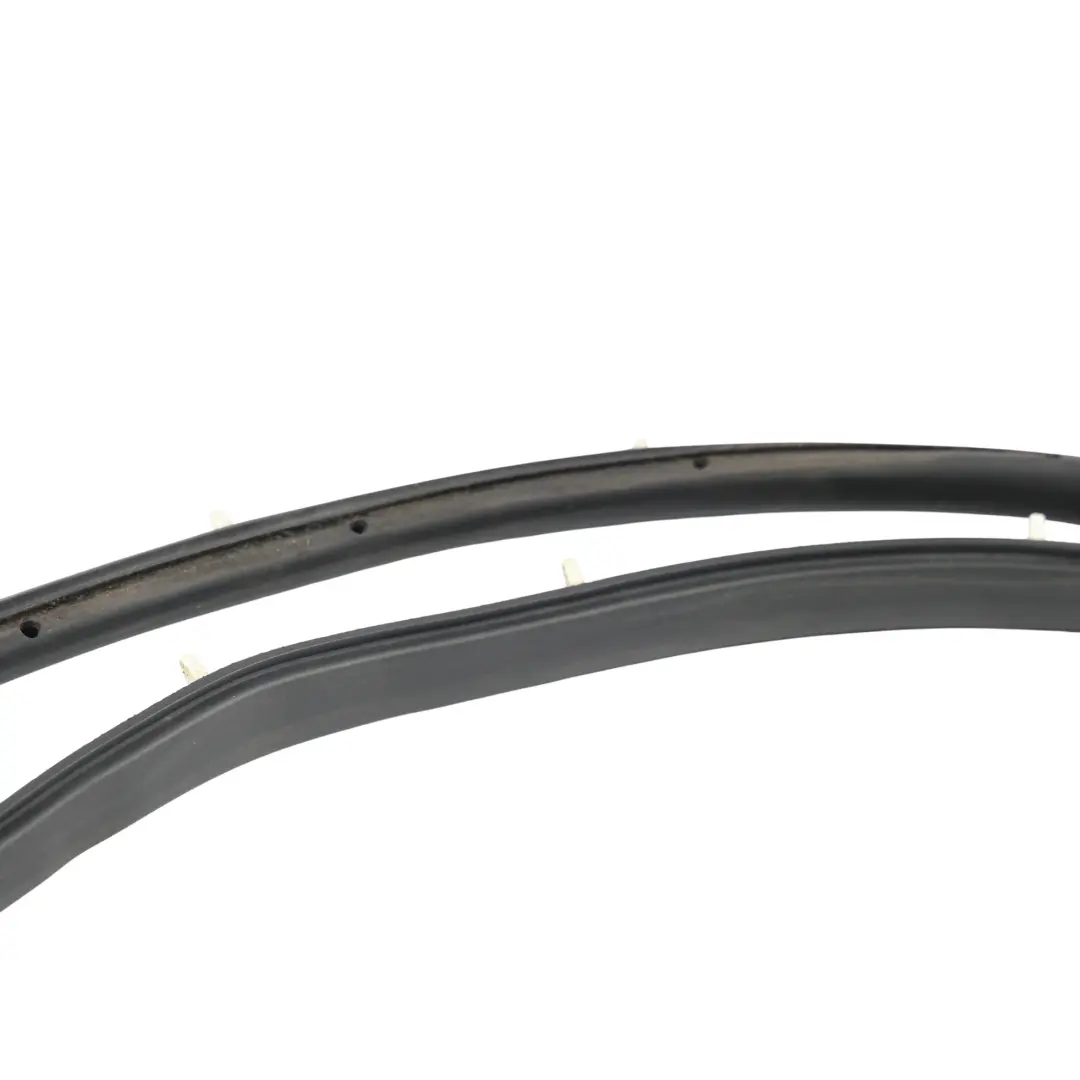 C394 Joint Caoutchouc Étanchéité Avant Droit 8V41-S20708-AB pour Ford Kuga à propos du numéro de pièce 1514309 Ford Kuga C394 Joint Caoutchouc Étanchéité Avant Droit 8V41-S20708-AB - SKU 1514309 - Numéro de pièce 1514309