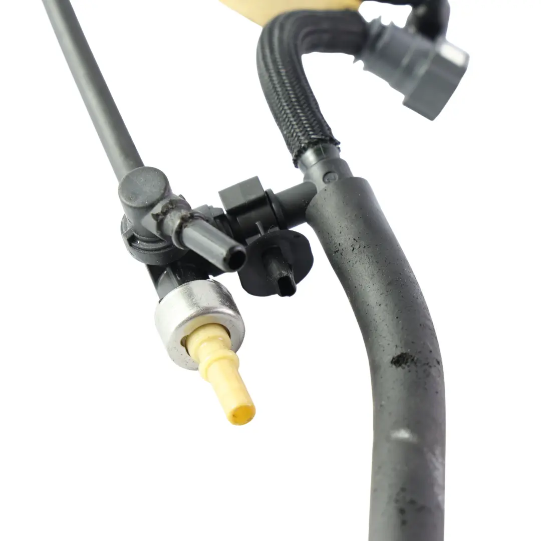 Tubo Condotto Pompa Carburante 1.6 Diesel AV6Q-9D350-CD per Ford Transit Connect con numero di parte 1763547 Ford Transit Connect Tubo Condotto Pompa Carburante 1.6 Diesel AV6Q-9D350-CD - SKU 1763547 - Numero di parte 1763547