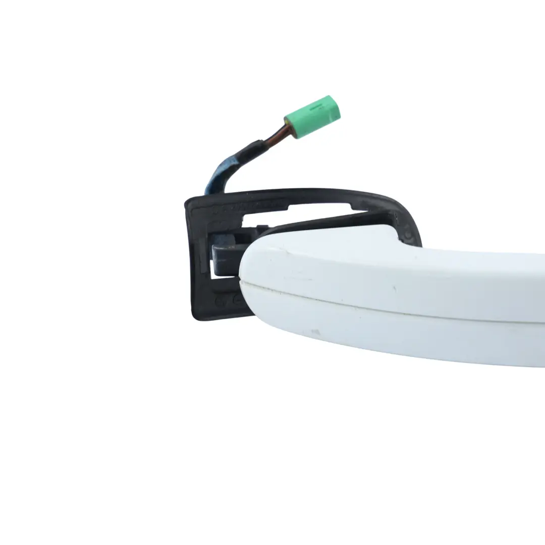 Mk1 Maniglia Porta Anteriore Lato Passeggero Bianco Ghiaccio Z2 per Ford Kuga con numero di parte 1775832 Ford Kuga Mk1 Maniglia Porta Anteriore Lato Passeggero Bianco Ghiaccio Z2 - SKU 1775832-FW1 - Numero di parte 1775832