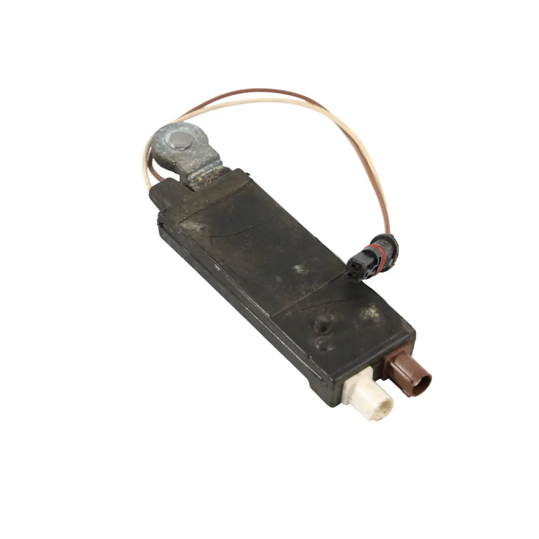 Aerial Antenna Amplifier Signal Booster Module to Land Range Rover L405 with Part number 19391920 Land Range Rover L405 Aerial Antenna Amplifier Signal Booster Module - SKU 19391920 - Part number 19391920