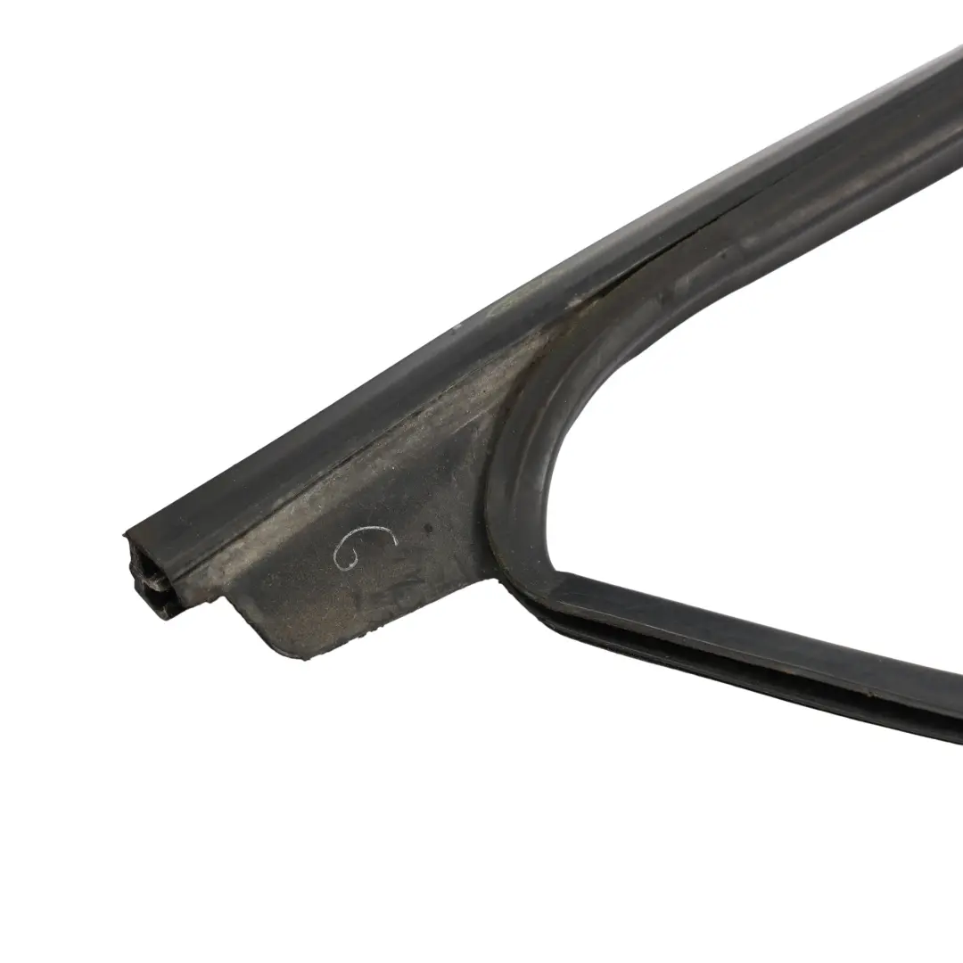 Fensterdichtung Seitenscheibe Rechts ET76-A223A06-BF für Ford Transit Courier mit Teilenummer 1944939 Ford Transit Courier Fensterdichtung Seitenscheibe Rechts ET76-A223A06-BF - SKU 1944939 - Teilenummer 1944939