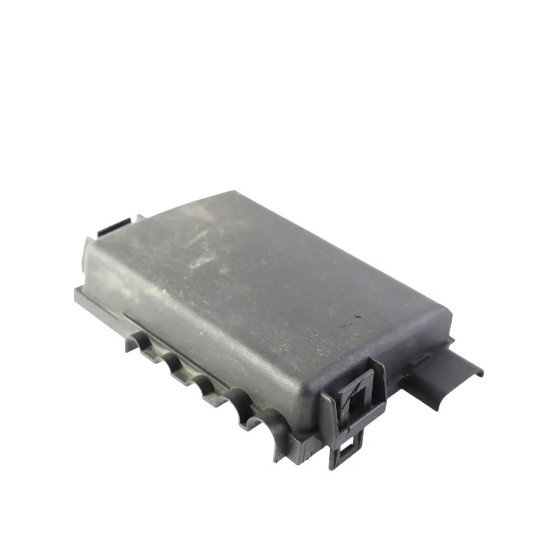 8L VW Golf MK4 Tapa Panel Terminal Caja Fusibles Batería para Audi A3 con número de pieza 1J0937550AB Audi A3 8L VW Golf MK4 Tapa Panel Terminal Caja Fusibles Batería - SKU 1J0937550AB - Número de pieza 1J0937550AB