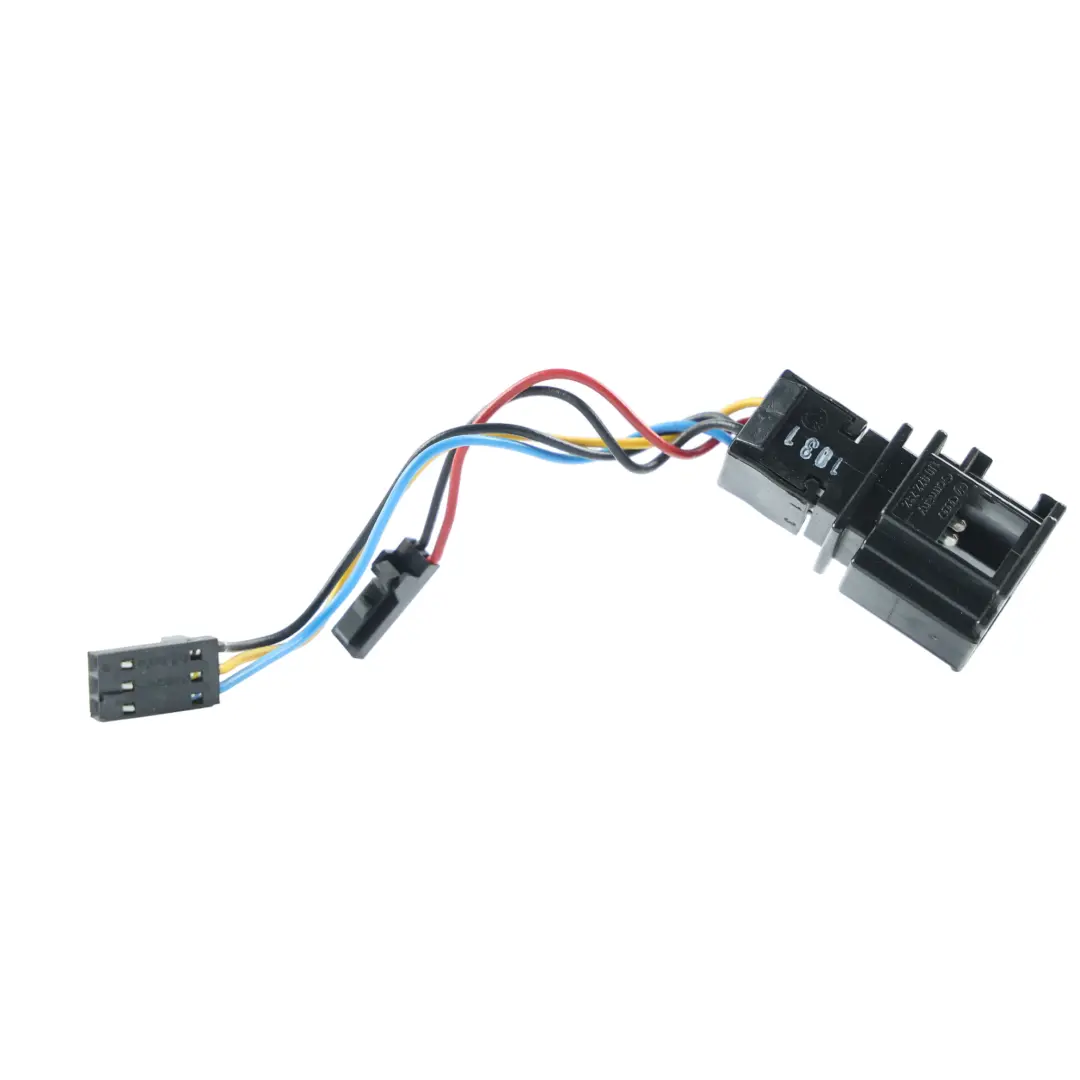 Złącze Wiązki Żarówki Lampy Tylnej Lewy Prawy do Audi Q7 4L o numerze 1J0972732 Audi Q7 4L Złącze Wiązki Żarówki Lampy Tylnej Lewy Prawy - SKU 1J0972732 - Numer Części 1J0972732