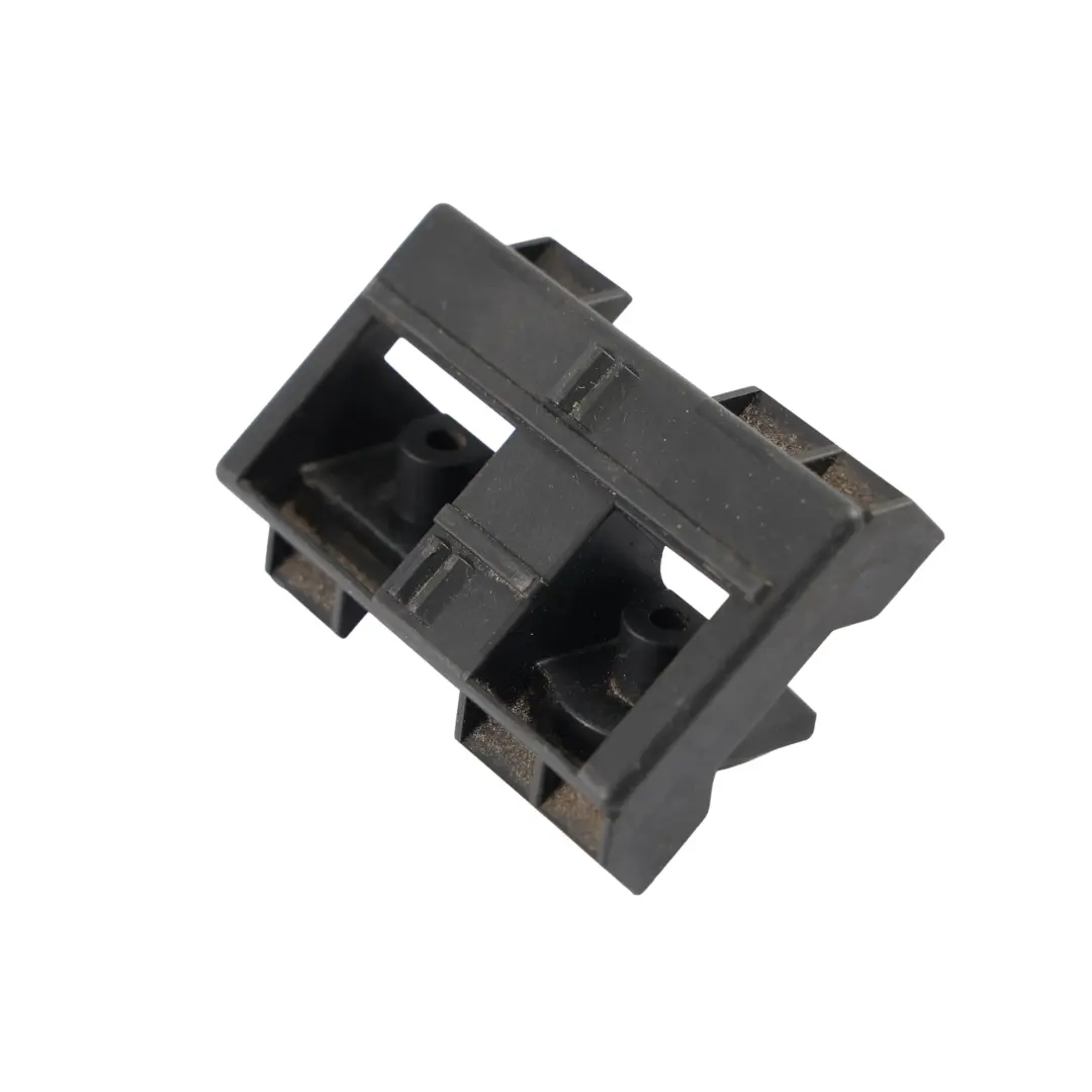 Staffa Supporto Modulo Relè Scatola Fusibili per Volkswagen Touran 1T con numero di parte 1K0937540B Volkswagen Touran 1T Staffa Supporto Modulo Relè Scatola Fusibili - SKU 1K0937540B - Numero di parte 1K0937540B