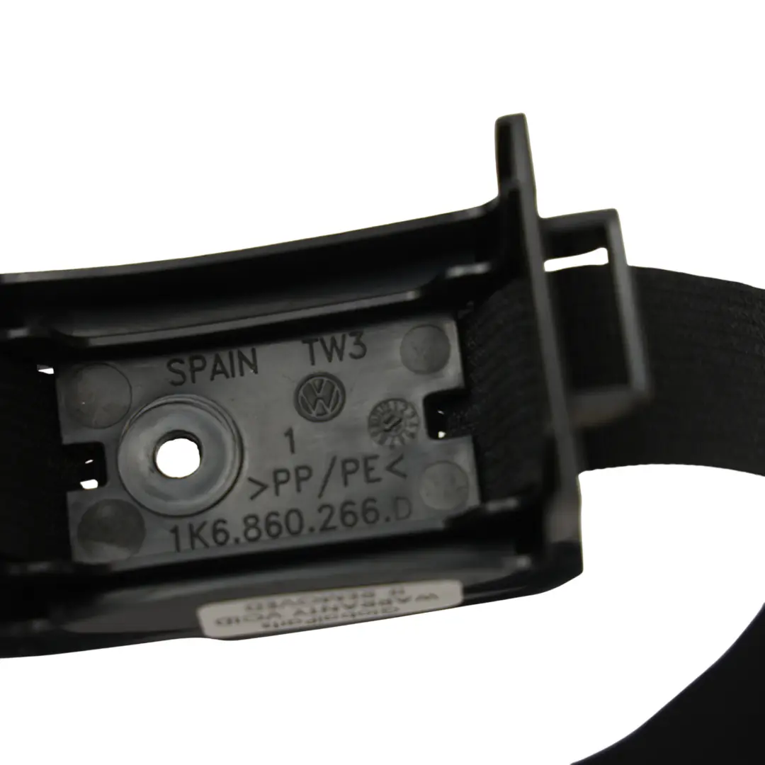 MK3 Staffa Cinghia Triangolo Emergenza Bagagliaio per Volkswagen Scirocco con numero di parte 1K6860266D Volkswagen Scirocco MK3 Staffa Cinghia Triangolo Emergenza Bagagliaio - SKU 1K6860266D - Numero di parte 1K6860266D
