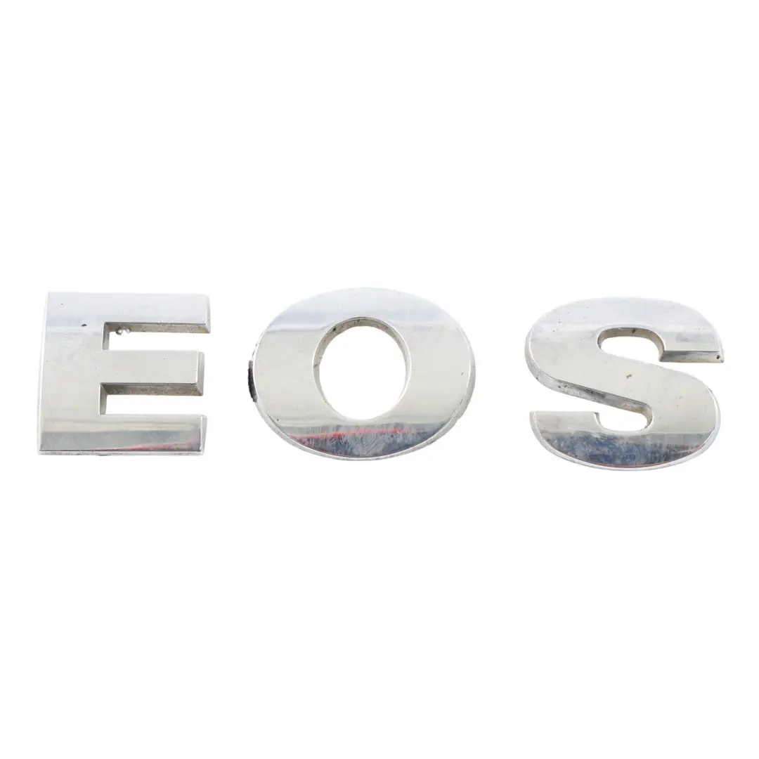 1F Emblemat Napis Klapy Tylnej EOS 1T0853675AD do Volkswagen Eos o numerze 1Q0853687 Volkswagen Eos 1F Emblemat Napis Klapy Tylnej EOS 1T0853675AD - SKU 1Q0853687 - Numer Części 1Q0853687