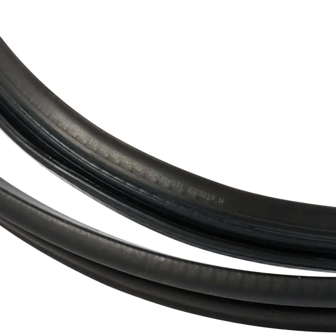 Volkswagen Eos 1F Roof Sunroof Centre Rubber Gasket Seal - SKU 1Q0871415C - Part number 1Q0871415C