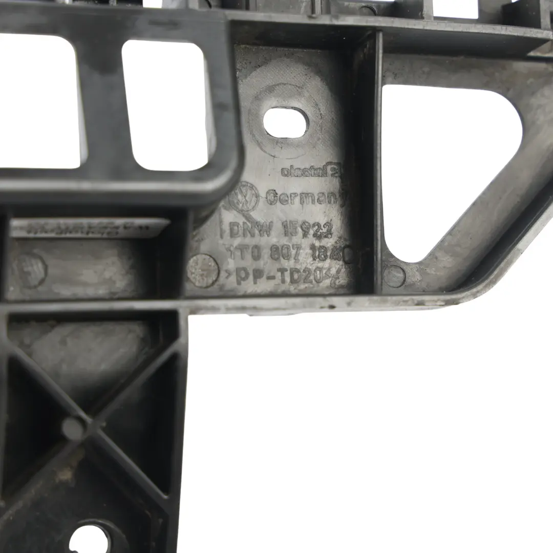 Support Fixation Pare-Chocs Avant Droit pour Volkswagen Touran à propos du numéro de pièce 1T0807184C Volkswagen Touran Support Fixation Pare-Chocs Avant Droit - SKU 1T0807184C - Numéro de pièce 1T0807184C