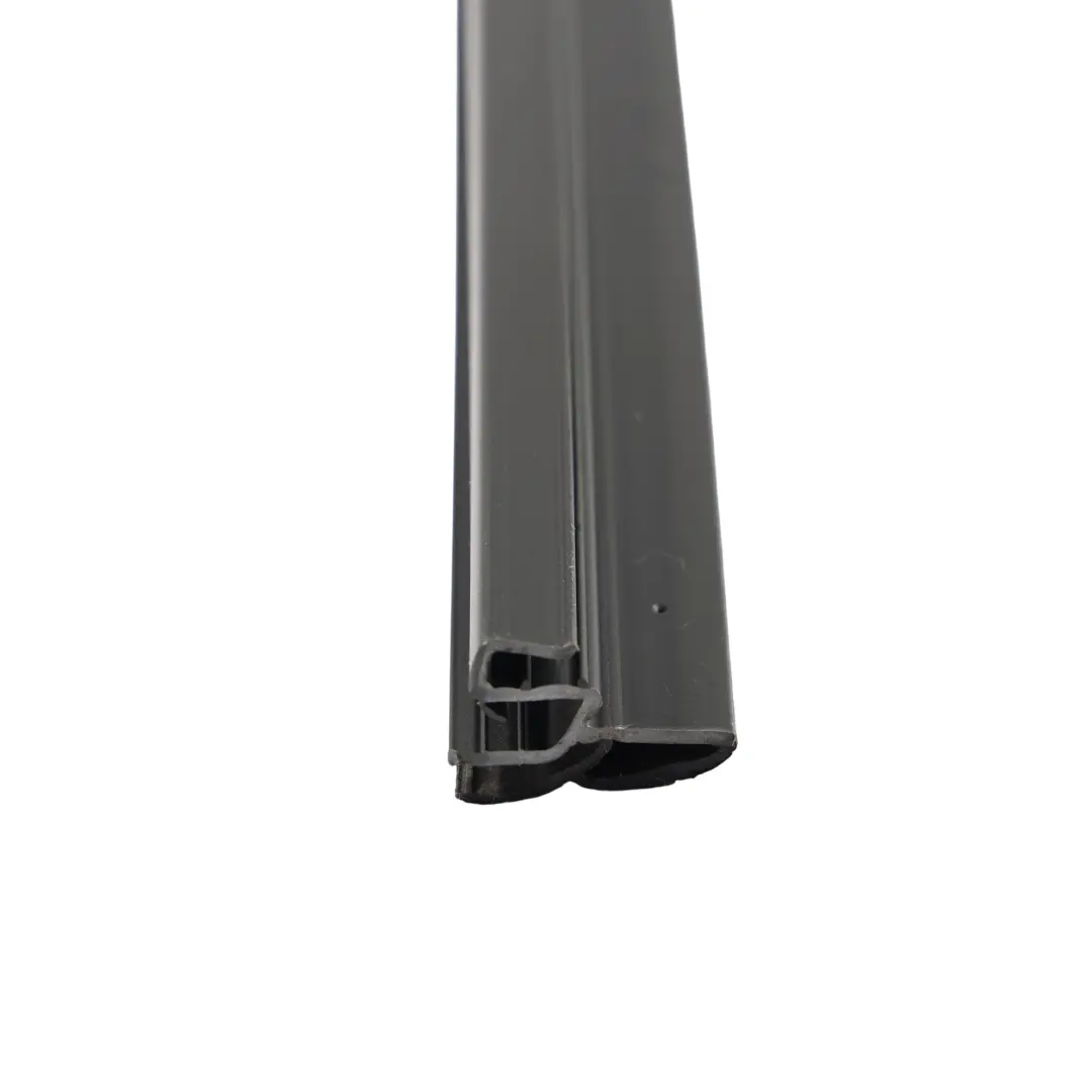 1Z Guarnizione Finestra Porta Posteriore Sinistra per Skoda Octavia con numero di parte 1Z9839479B Skoda Octavia 1Z Guarnizione Finestra Porta Posteriore Sinistra - SKU 1Z9839479B - Numero di parte 1Z9839479B