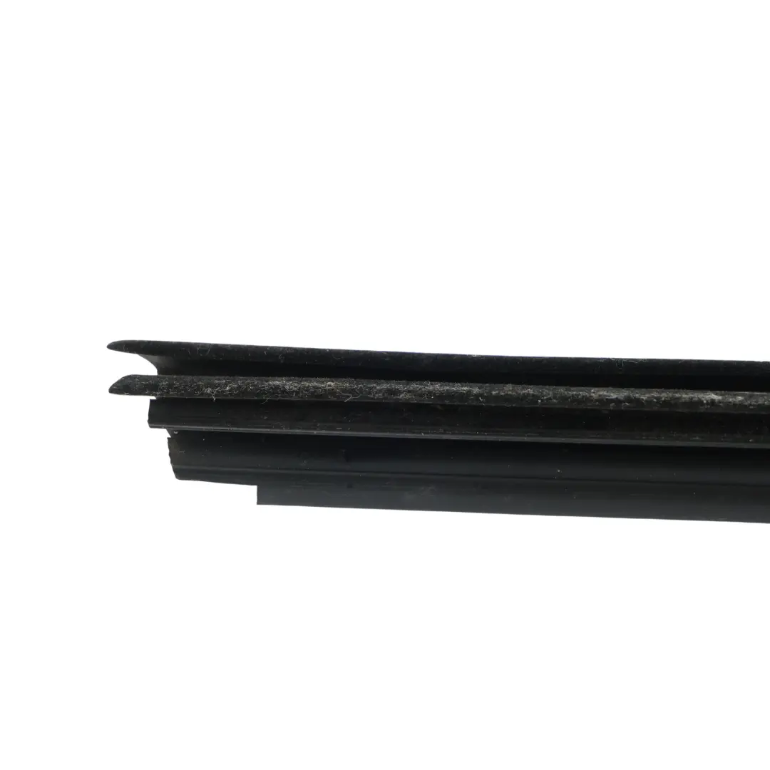 Skoda Octavia MK3 Joint Étanchéité Vitre Arrière Intérieur Droit - SKU 1Z9839480B - Numéro de pièce 1Z9839480B