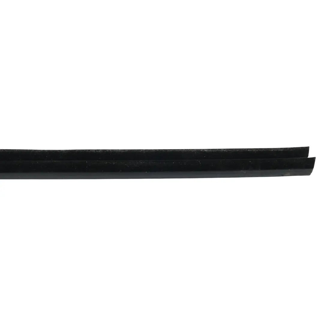 Skoda Octavia MK3 Joint Étanchéité Vitre Arrière Intérieur Droit - SKU 1Z9839480B - Numéro de pièce 1Z9839480B