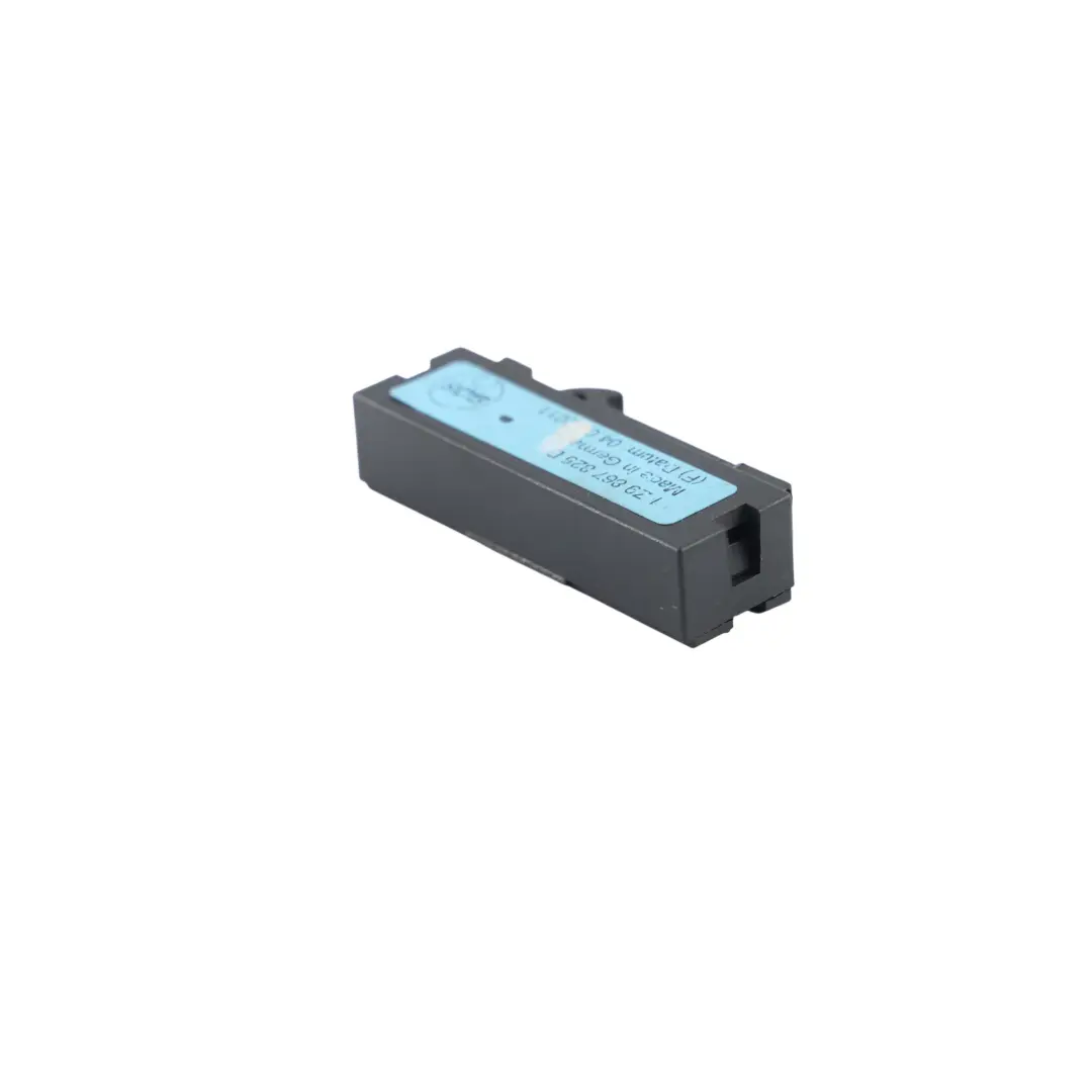 Boot Luggage Compartment Roller Lock Mechanism to Volkswagen Passat B7 with Part number 1Z9867825D Volkswagen Passat B7 Boot Luggage Compartment Roller Lock Mechanism - SKU 1Z9867825D - Part number 1Z9867825D