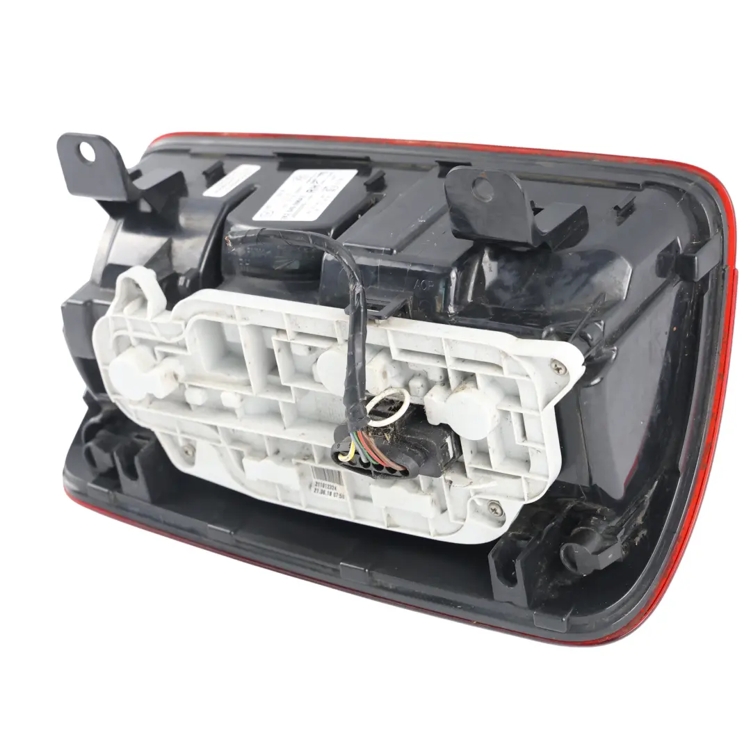 2K Feu Arrière Lampe Droit pour Volkswagen Caddy à propos du numéro de pièce 2K2945096AD Volkswagen Caddy 2K Feu Arrière Lampe Droit - SKU 2K2945096AD - Numéro de pièce 2K2945096AD