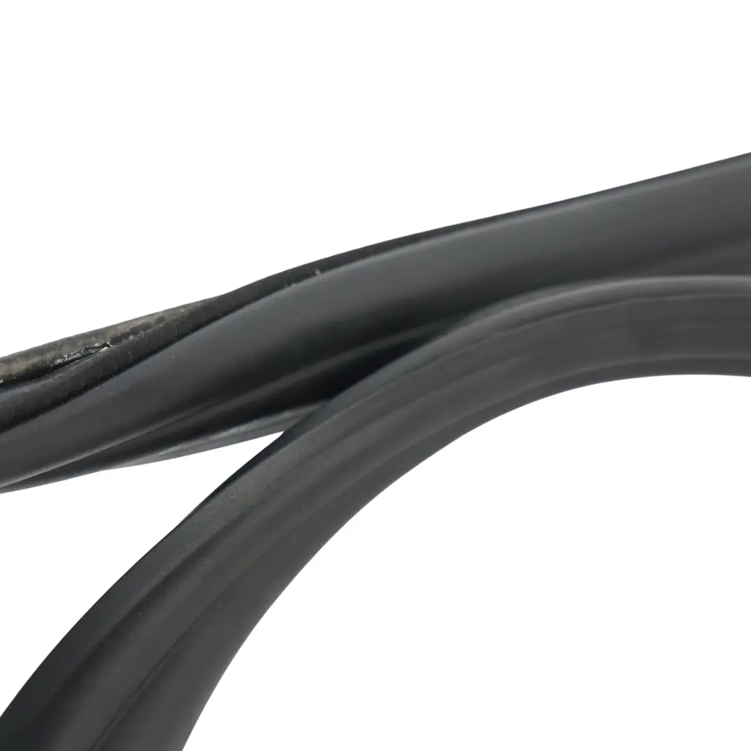 Joint Caoutchouc Porte Hayon Arrière pour Volkswagen Caddy SB à propos du numéro de pièce 2K7829573F Volkswagen Caddy SB Joint Caoutchouc Porte Hayon Arrière - SKU 2K7829573F - Numéro de pièce 2K7829573F