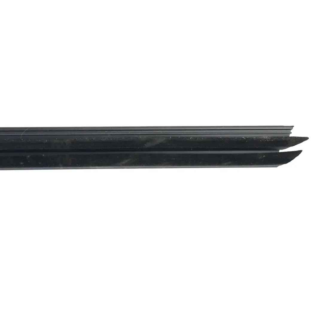 Goma Sellado Ventana Interior Delantero Izquierdo para Volkswagen Caddy SB con número de pieza 2K7837479A Volkswagen Caddy SB Goma Sellado Ventana Interior Delantero Izquierdo - SKU 2K7837479A - Número de pieza 2K7837479A