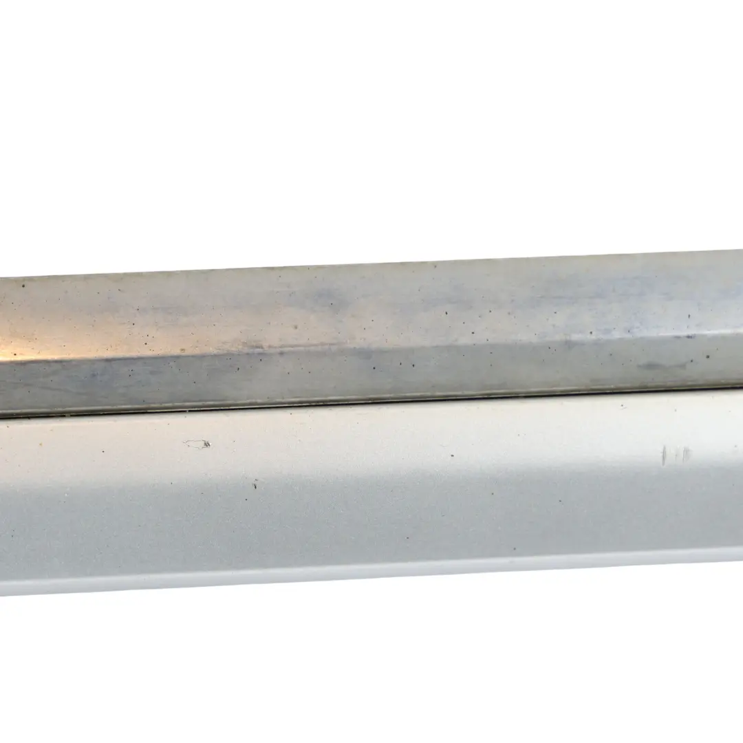Modanatura Porta Post. Sinistra Argento Reflex per Volkswagen Passat B7 con numero di parte 3AA854949A Volkswagen Passat B7 Modanatura Porta Post. Sinistra Argento Reflex - SKU 3AA854949A-RES - Numero di parte 3AA854949A