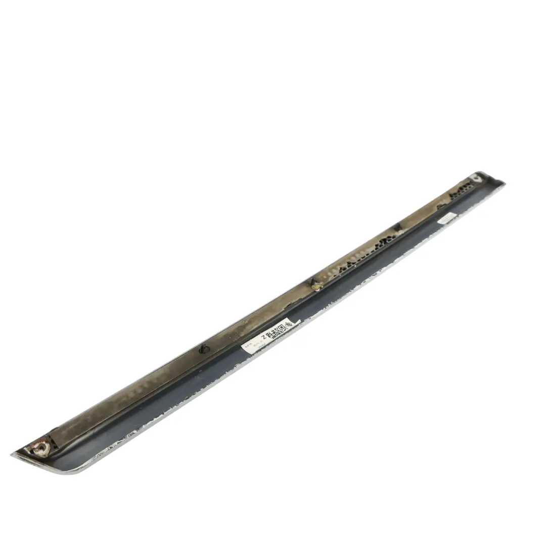 Volkswagen Passat B7 Moldura Puerta Trasera Izq Plata Reflex A7W - SKU 3AA854949A-RES - Número de pieza 3AA854949A