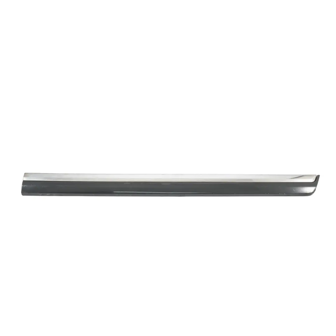 Moldura Puerta Trasera Izquierda Gris Urano I7F para Volkswagen Passat B7 con número de pieza 3AA854949A Volkswagen Passat B7 Moldura Puerta Trasera Izquierda Gris Urano I7F - SKU 3AA854949A-URG - Número de pieza 3AA854949A