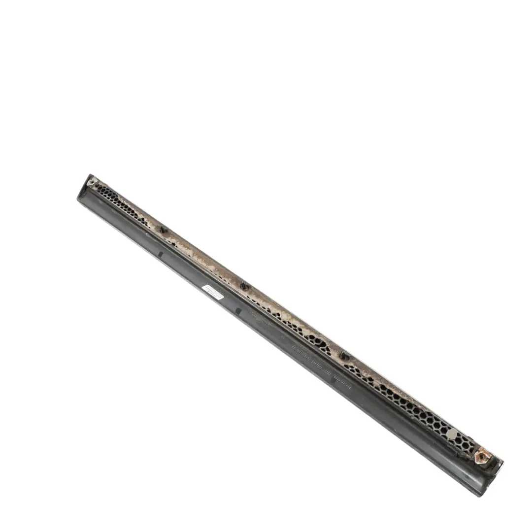 Moldura Puerta Trasera Izquierda Gris Urano I7F para Volkswagen Passat B7 con número de pieza 3AA854949A Volkswagen Passat B7 Moldura Puerta Trasera Izquierda Gris Urano I7F - SKU 3AA854949A-URG - Número de pieza 3AA854949A