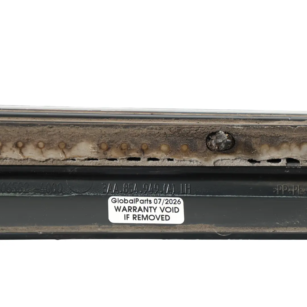 Volkswagen Passat B7 Moldura Puerta Trasera Izquierda Gris Urano I7F - SKU 3AA854949A-URG - Número de pieza 3AA854949A