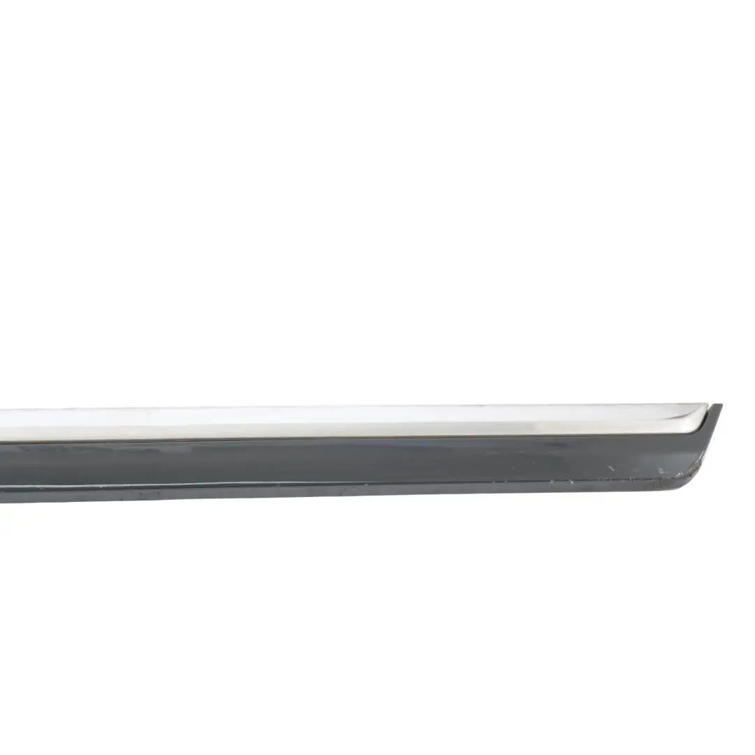Modanatura Porta Posteriore Sinistra Grigio per Volkswagen Passat B7 con numero di parte 3AA854949A Volkswagen Passat B7 Modanatura Porta Posteriore Sinistra Grigio - SKU 3AA854949A-URG - Numero di parte 3AA854949A