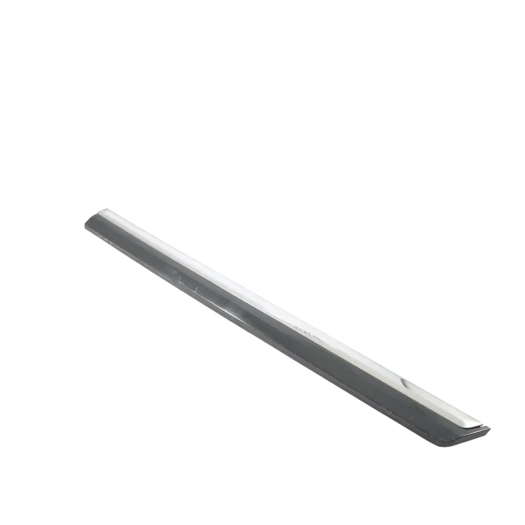 Modanatura Porta Posteriore Sinistra Grigio per Volkswagen Passat B7 con numero di parte 3AA854949A Volkswagen Passat B7 Modanatura Porta Posteriore Sinistra Grigio - SKU 3AA854949A-URG - Numero di parte 3AA854949A