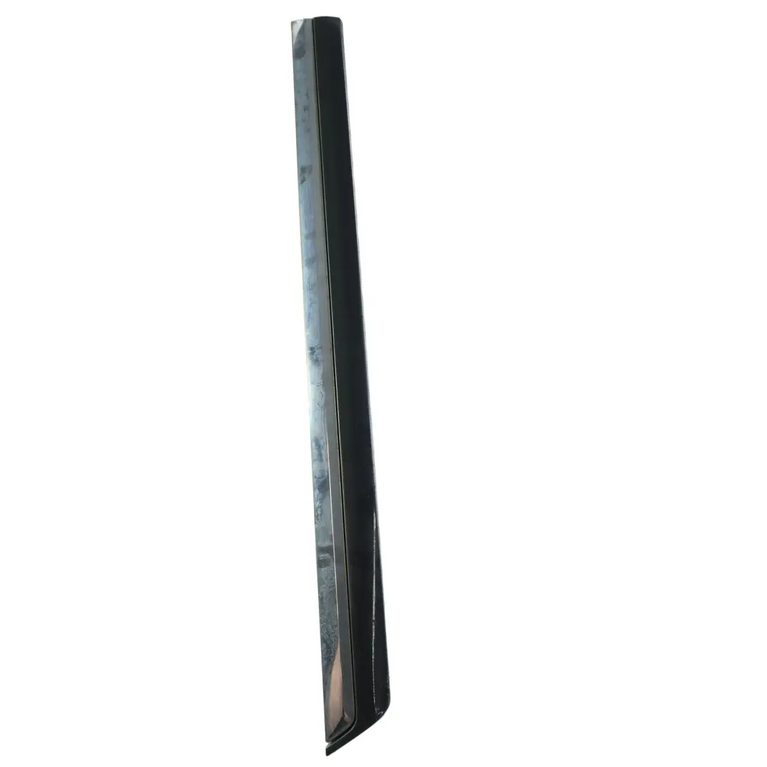 Moldura Puerta Trasera Derecha Gris Urano para Volkswagen Passat B7 con número de pieza 3AA854950A Volkswagen Passat B7 Moldura Puerta Trasera Derecha Gris Urano - SKU 3AA854950A-URG - Número de pieza 3AA854950A