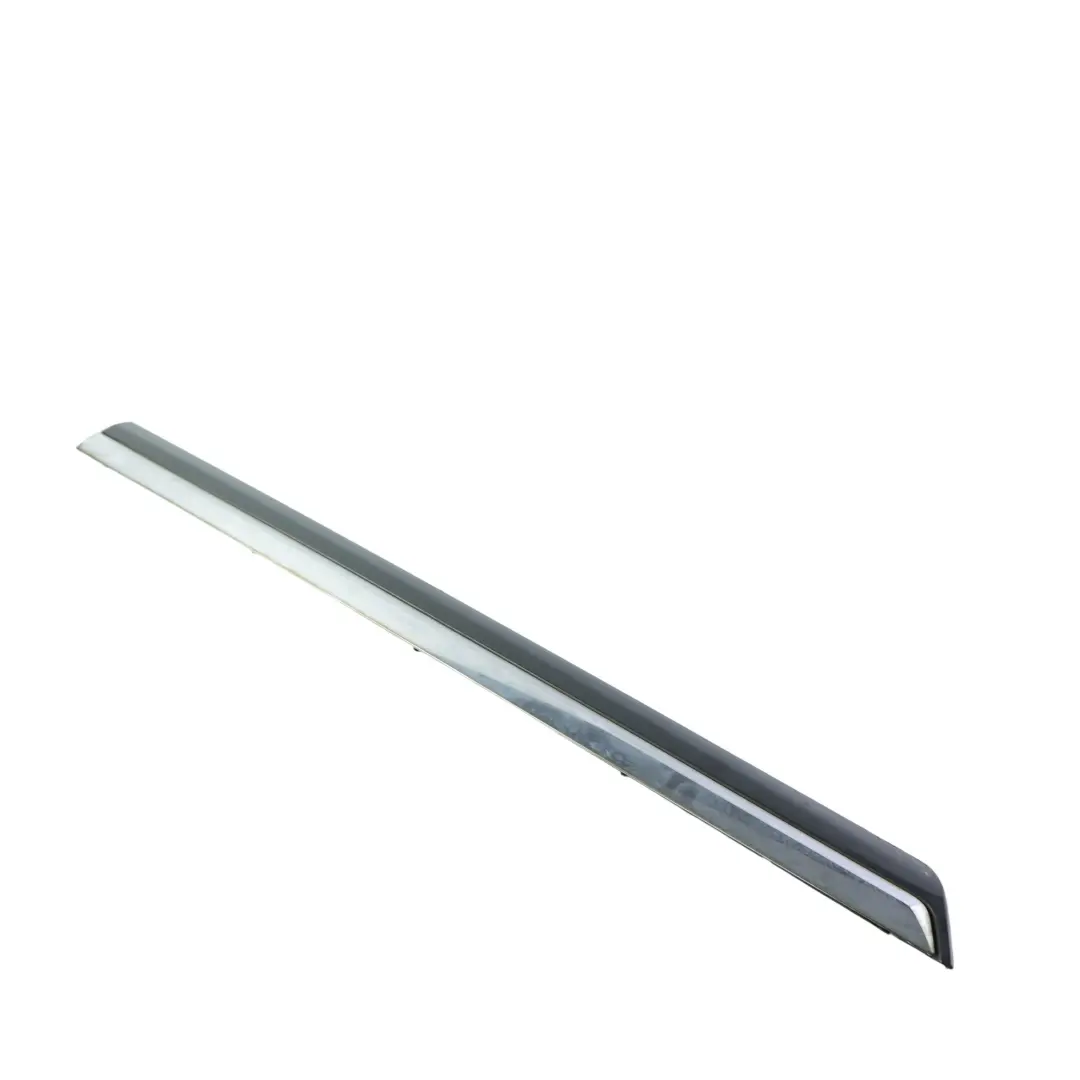 Moldura Puerta Trasera Derecha Gris Urano para Volkswagen Passat B7 con número de pieza 3AA854950A Volkswagen Passat B7 Moldura Puerta Trasera Derecha Gris Urano - SKU 3AA854950A-URG - Número de pieza 3AA854950A