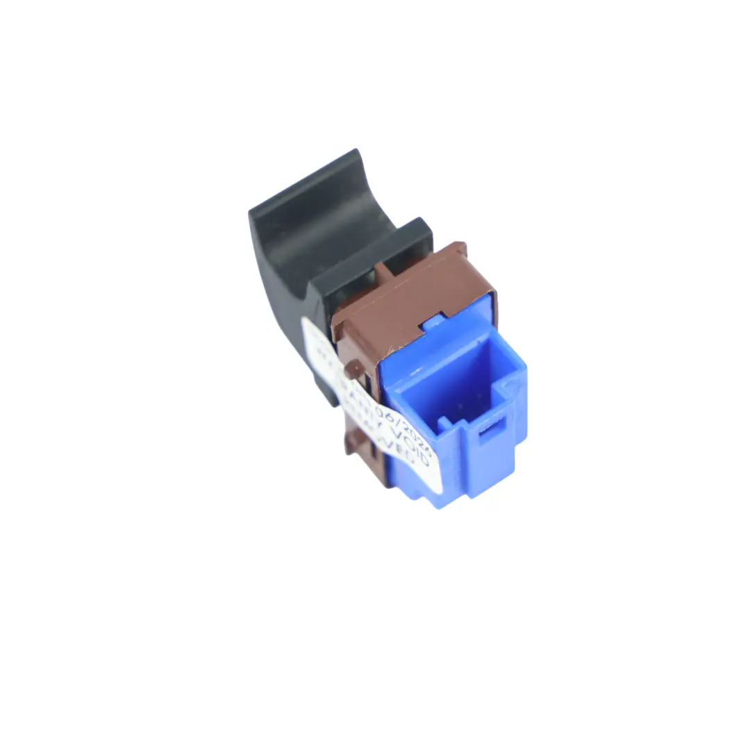 Interruptor Botón Apertura Maletero 2.0 TDI para Volkswagen Passat B7 con número de pieza 3AA959831 Volkswagen Passat B7 Interruptor Botón Apertura Maletero 2.0 TDI - SKU 3AA959831 - Número de pieza 3AA959831