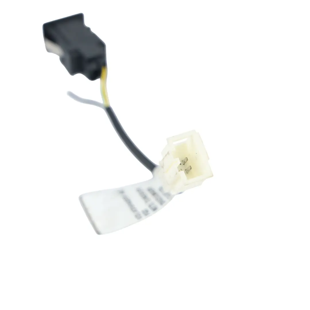 Cableado Conector Puerto Entrada Aux para Volkswagen Passat B7 con número de pieza 3AA971154 Volkswagen Passat B7 Cableado Conector Puerto Entrada Aux - SKU 3AA971154 - Número de pieza 3AA971154