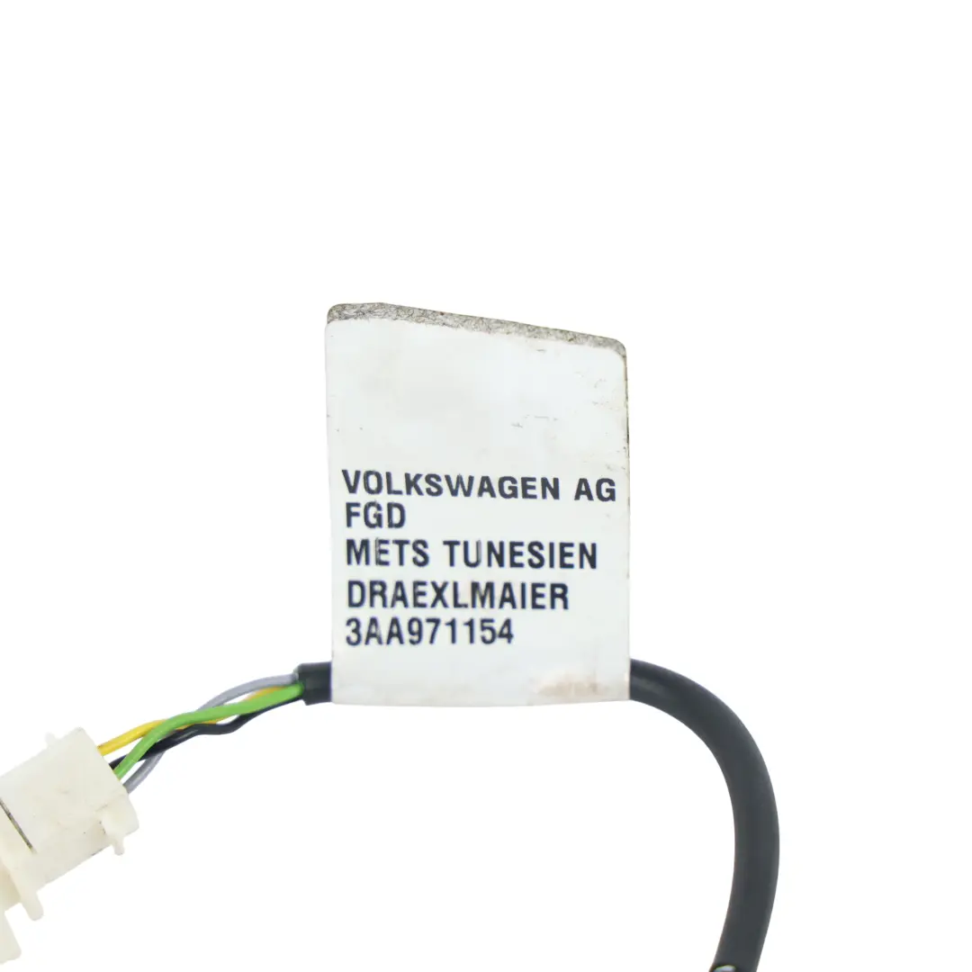 Cableado Conector Puerto Entrada Aux para Volkswagen Passat B7 con número de pieza 3AA971154 Volkswagen Passat B7 Cableado Conector Puerto Entrada Aux - SKU 3AA971154 - Número de pieza 3AA971154