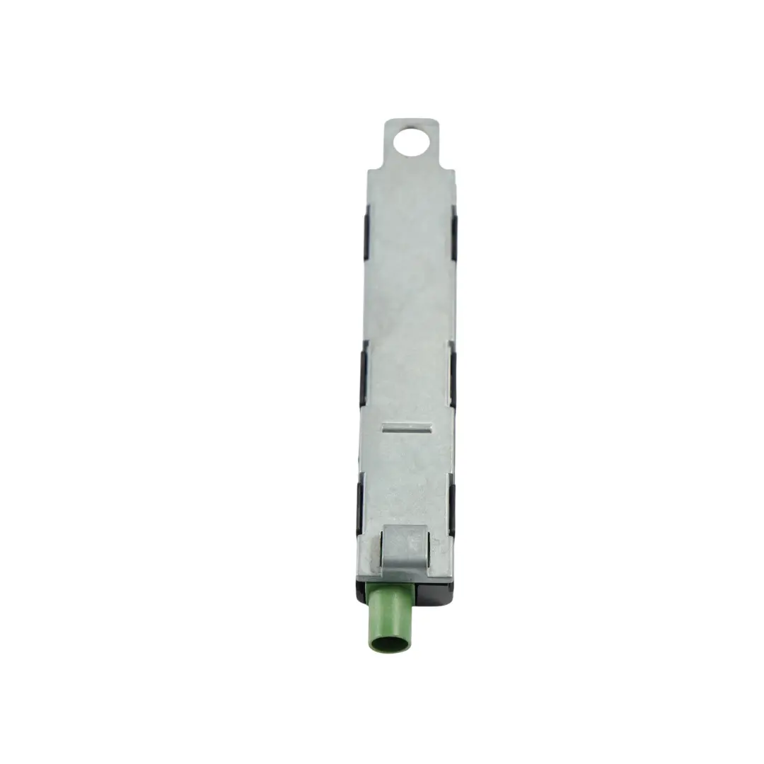 Wzmacniacz Sygnału Anteny Prawy do Volkswagen Passat B7 o numerze 3AF035552M Volkswagen Passat B7 Wzmacniacz Sygnału Anteny Prawy - SKU 3AF035552M - Numer Części 3AF035552M