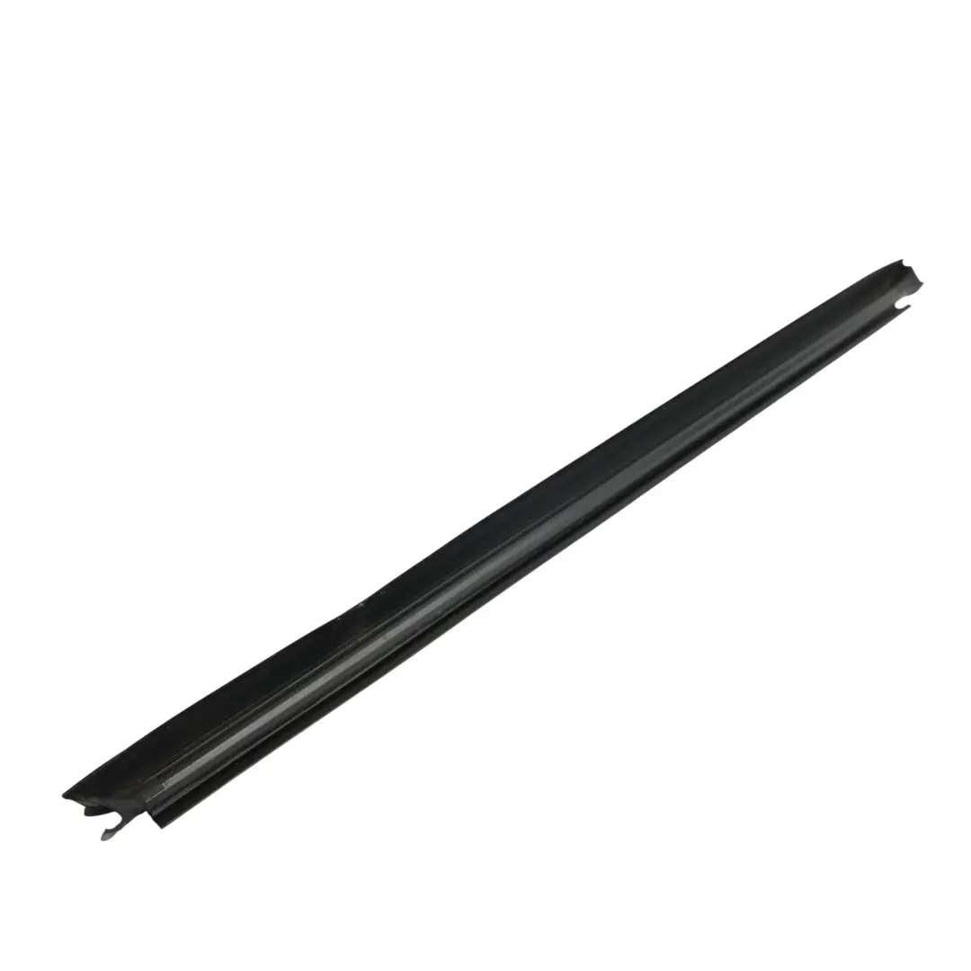 Dolna Uszczelka Szyby Tylnych Drzwi Lewa do Volkswagen Passat B7 o numerze 3AF839471A Volkswagen Passat B7 Dolna Uszczelka Szyby Tylnych Drzwi Lewa - SKU 3AF839471A - Numer Części 3AF839471A