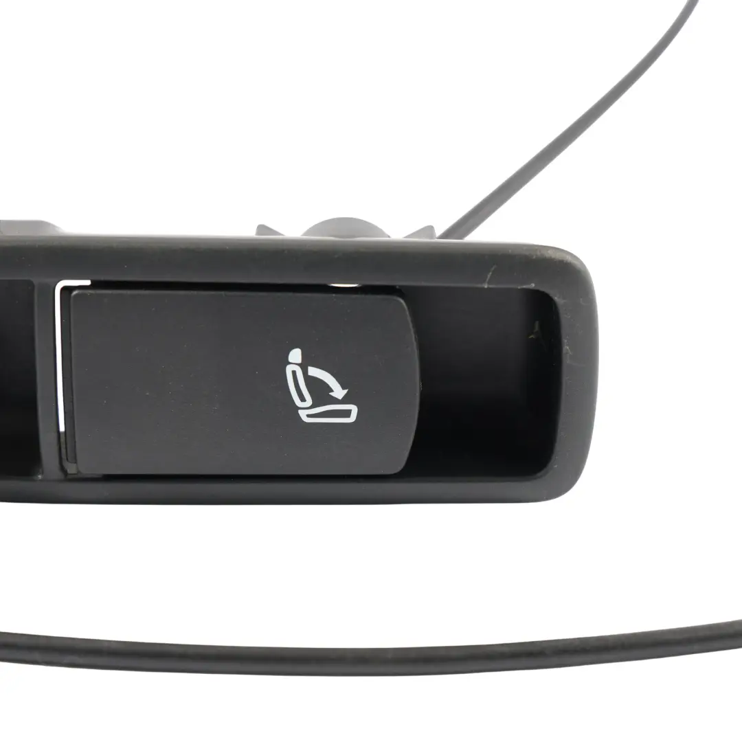 Release Handle Switch Left N/S Side to VW Volkswagen Passat B7 Rear Seat with Part number 3AF885591A VW Volkswagen Passat B7 Rear Seat Release Handle Switch Left N/S Side - SKU 3AF885591A - Part number 3AF885591A