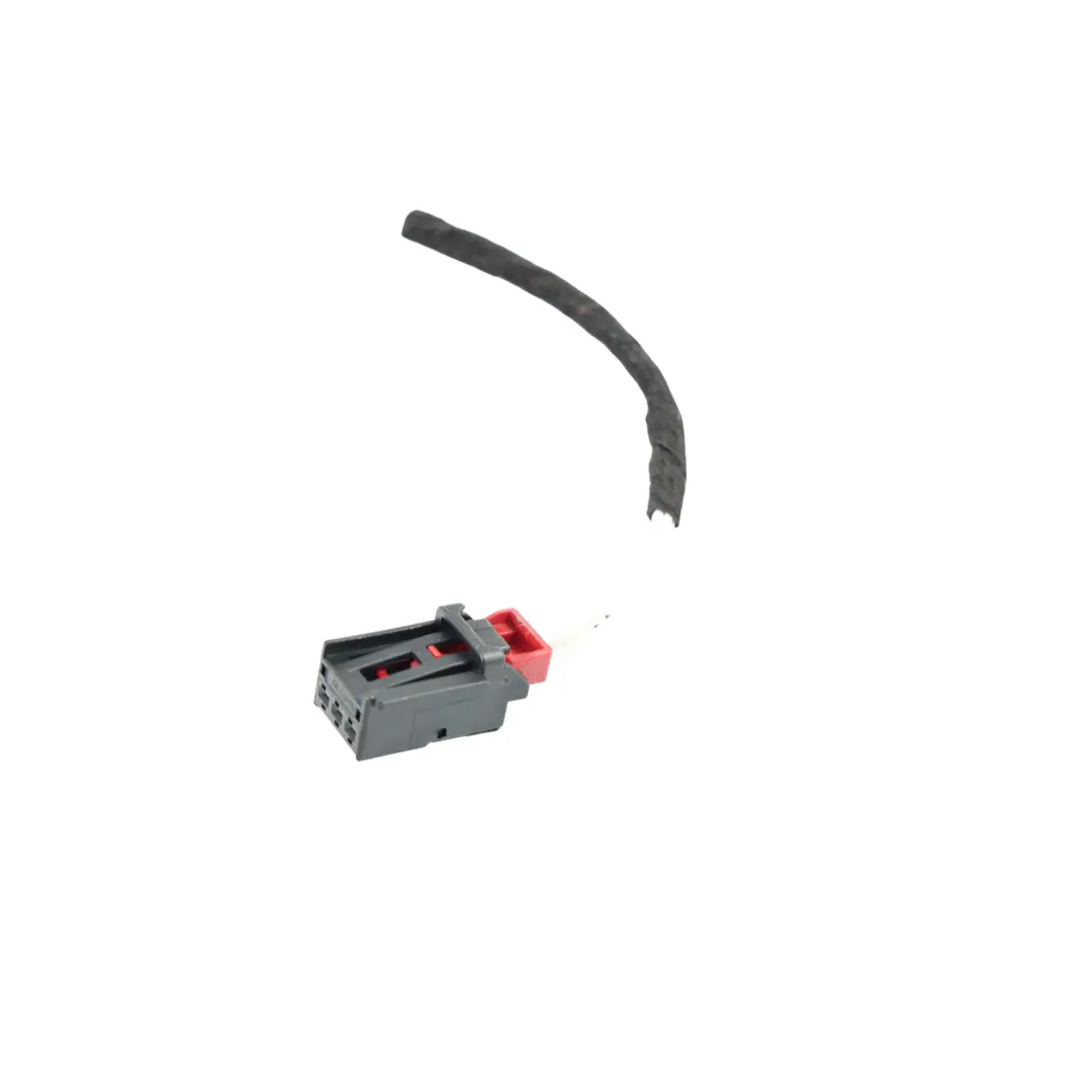 Boot Lid Wiring Inner Light Lamp Right O/S to VW Passat B7 Estate Rear with Part number 3AF945094J VW Passat B7 Estate Rear Boot Lid Wiring Inner Light Lamp Right O/S - SKU 3AF945094J-2 - Part number 3AF945094J