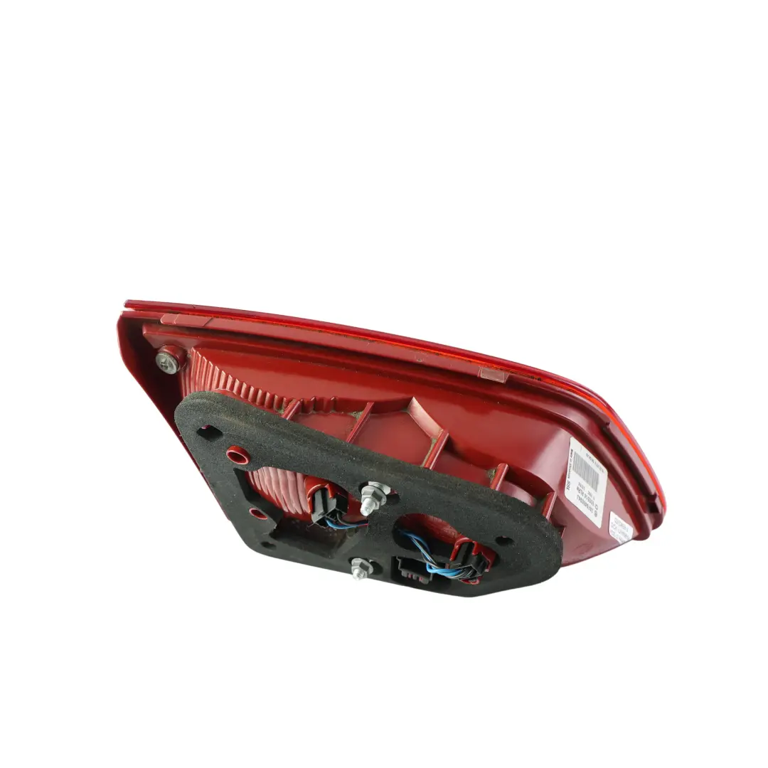 Volkswagen Passat B7 Break Feu Coffre Intérieur Arrière Droit - SKU 3AF945094J - Numéro de pièce 3AF945094J
