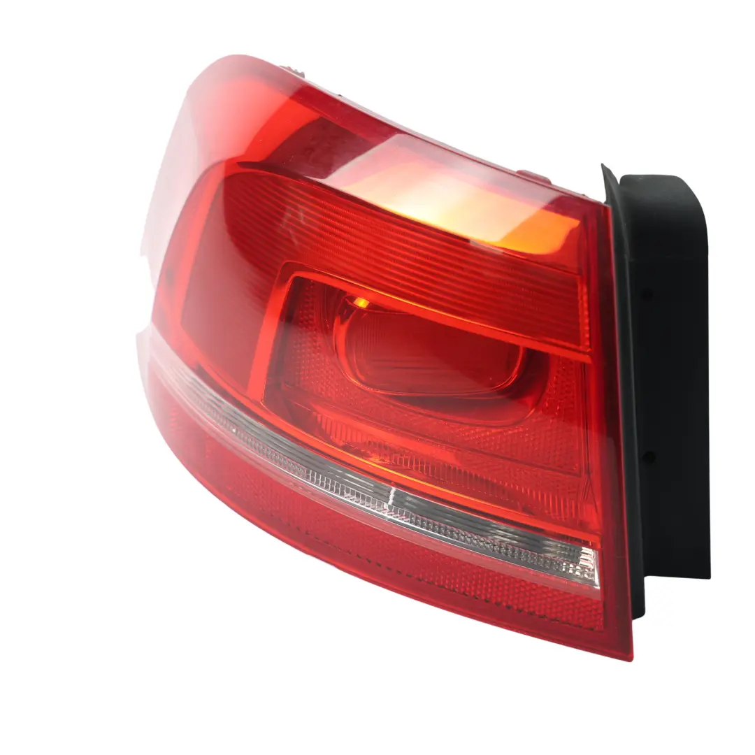Volkswagen Passat B7 Estate Luz Piloto Trasero Derecho - SKU 3AF945095C - Número de pieza 3AF945095C