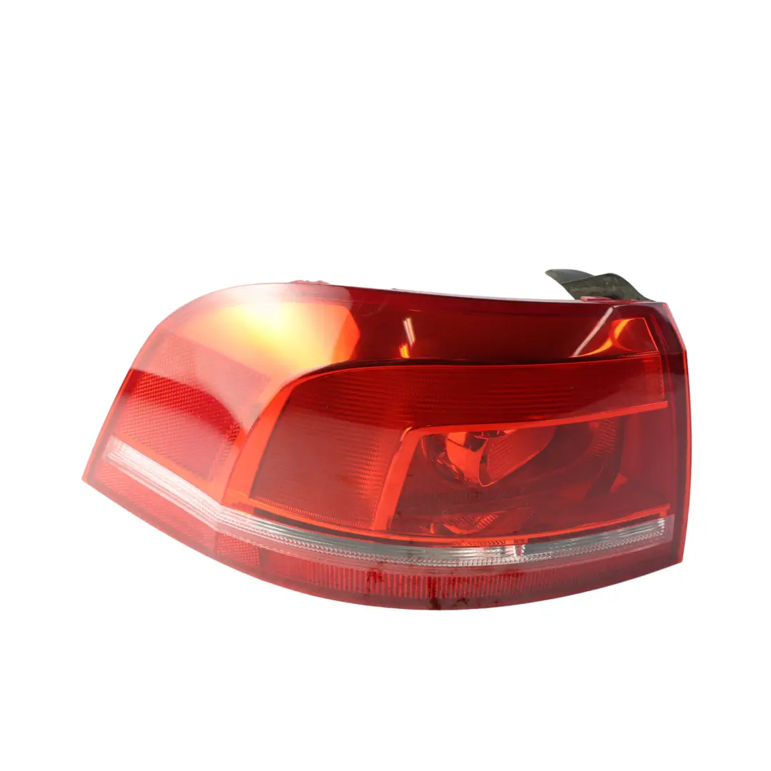 Volkswagen Passat B7 Break Feu Arrière Gauche - SKU 3AF945095E - Numéro de pièce 3AF945095E