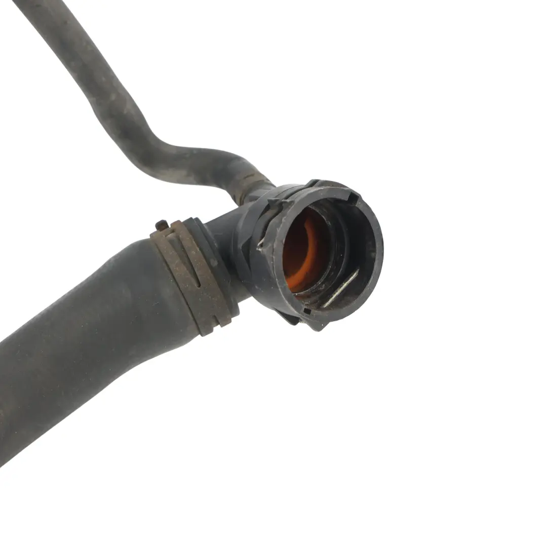 Wąż Płynu Chłodzącego Chłodnicy do Volkswagen Passat B7 2.0 TDI o numerze 3C0121087A Volkswagen Passat B7 2.0 TDI Wąż Płynu Chłodzącego Chłodnicy - SKU 3C0121087A - Numer Części 3C0121087A
