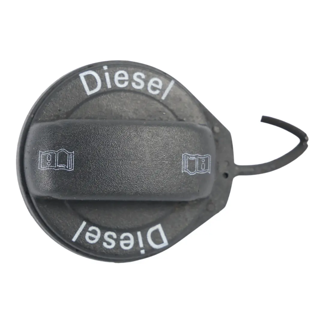 Tapa Depósito Diesel Negra para Volkswagen Audi A4 B8 Passat B6 con número de pieza 3C0201553F Volkswagen Audi A4 B8 Passat B6 Tapa Depósito Diesel Negra - SKU 3C0201553F-1 - Número de pieza 3C0201553F